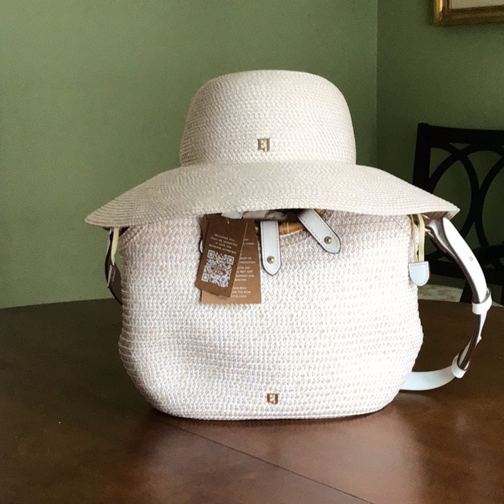Eric Javits Margot Straw Hat
Hampton Cream
Never Worn
Matching Bag separate list